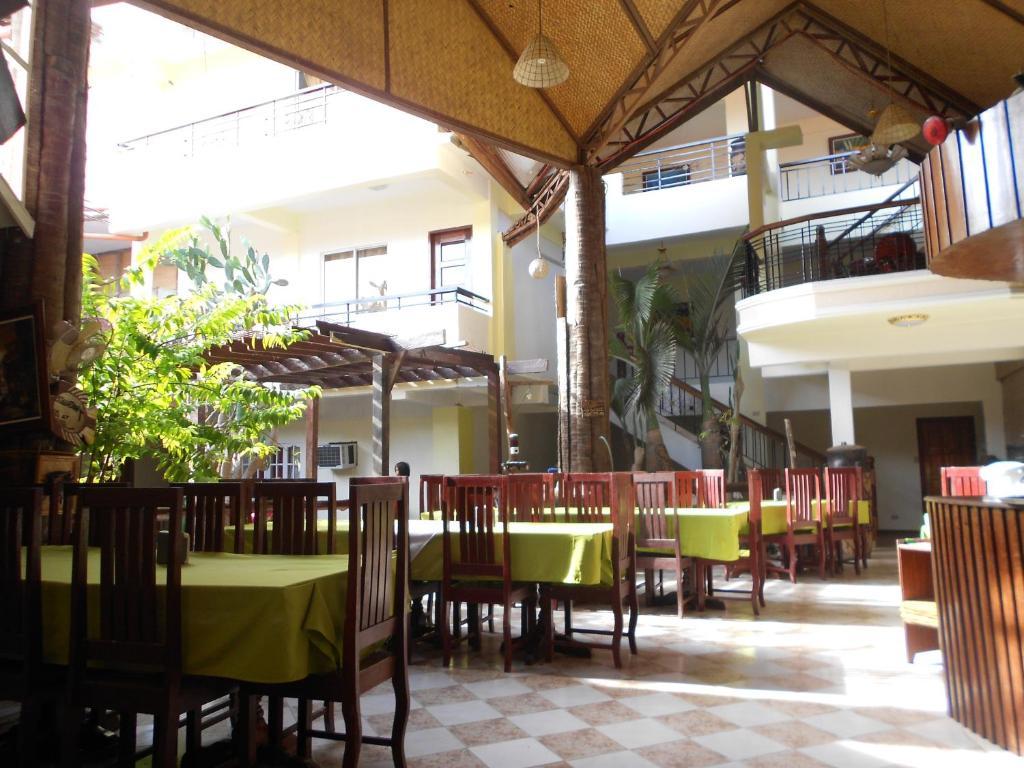 De Loro Inn And Restaurant Puerto Princesa Екстер'єр фото